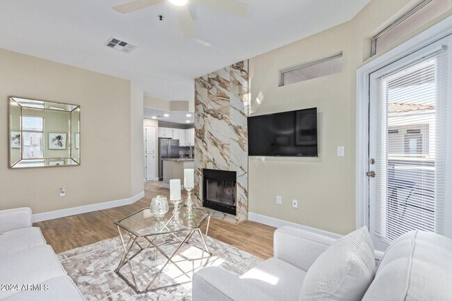 Building Photo - 11375 E Sahuaro Dr