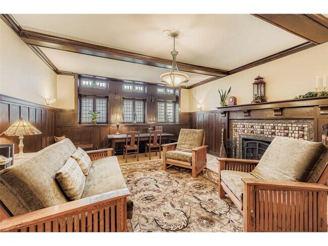 Foto del edificio - 2219 Pillsbury Ave