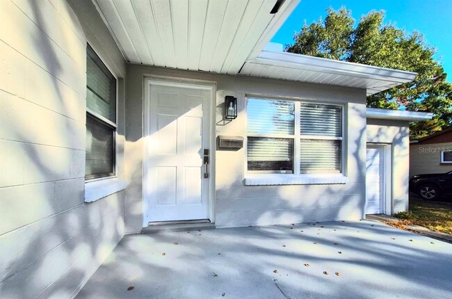 Building Photo - 2617 W Watrous Ave