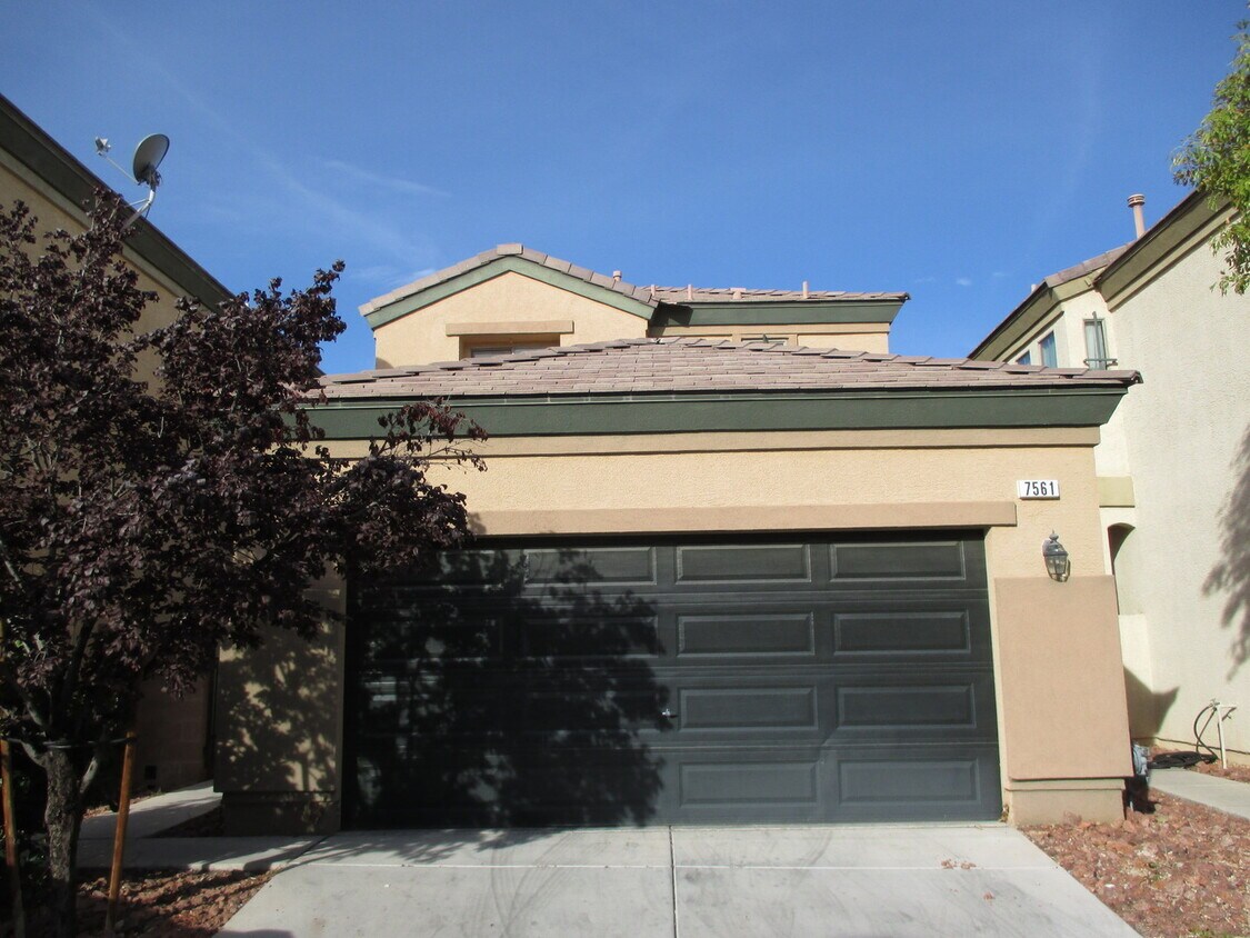 Primary Photo - 7561 Holiday Hills St