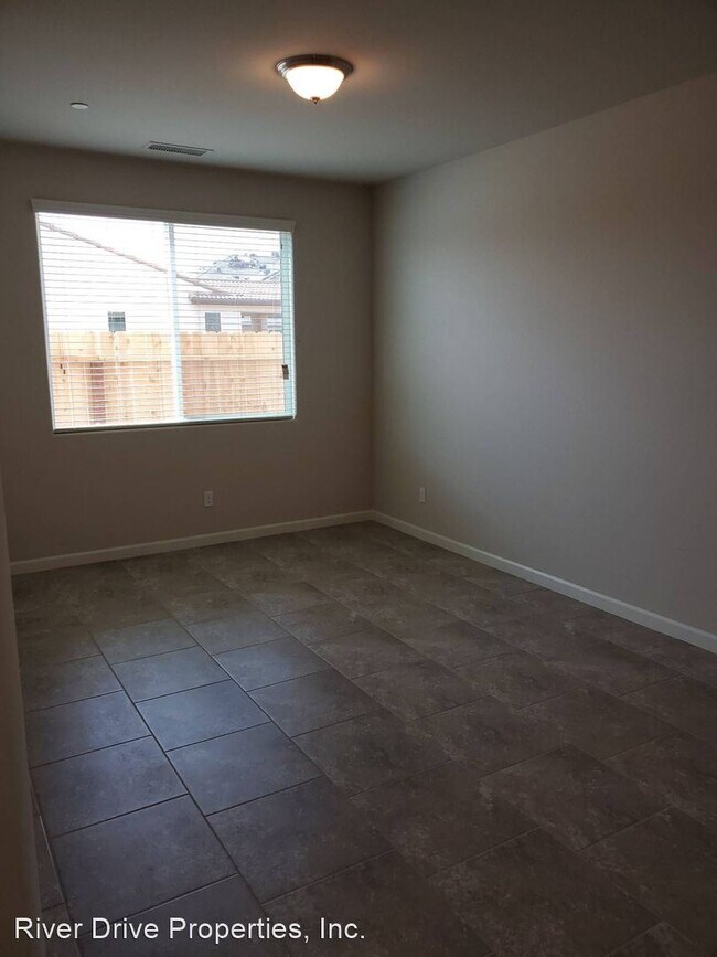 Foto del edificio - 3 br, 2 bath House - 3342 Junipero Ave