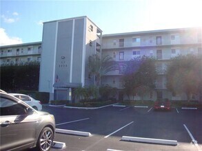 Building Photo - 2226 N Cypress Bend Dr