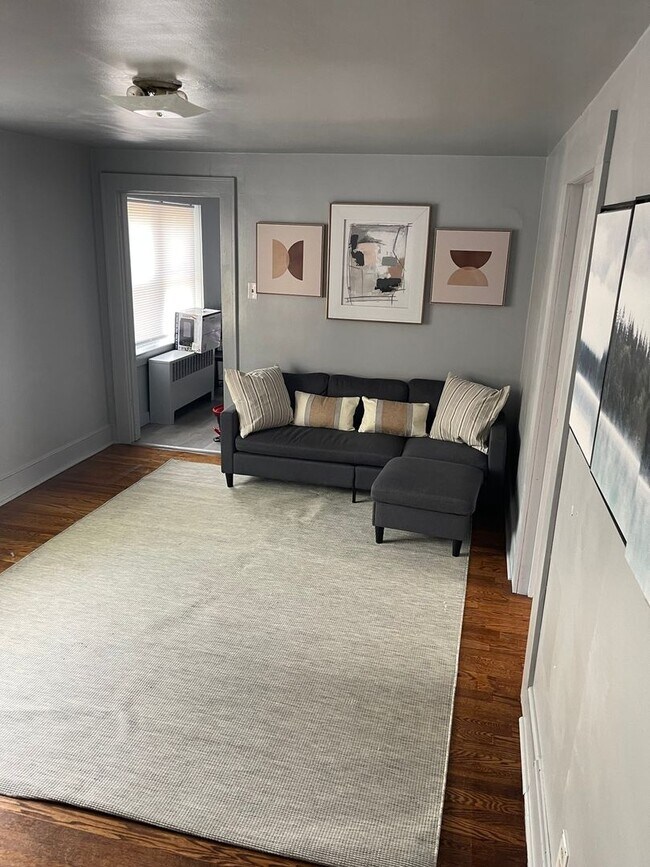 Foto del edificio - Charming 3BR Apt in Johnson City