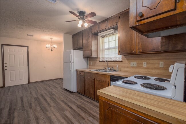 Foto del edificio - 4324 Spring Valley Rd