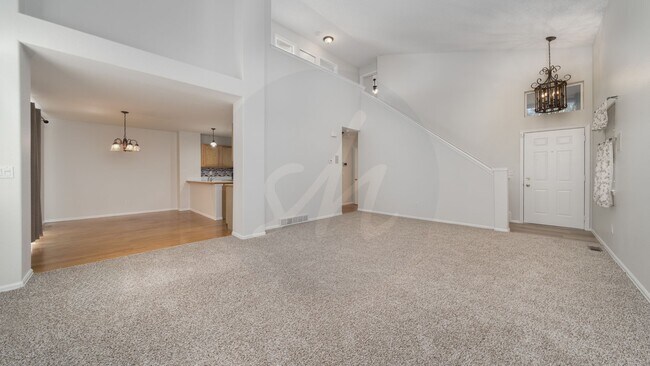 Foto del edificio - Stetson Hills Charmer with 2 Car Garage