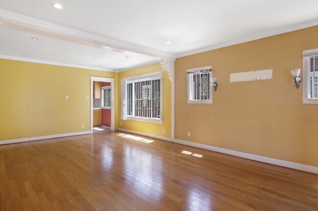 Foto del edificio - 2512 S Harcourt Ave