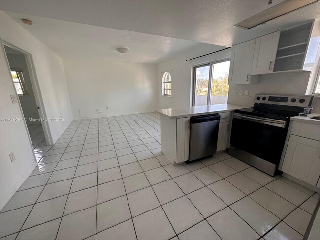 Building Photo - 3052 SW 27th Ave