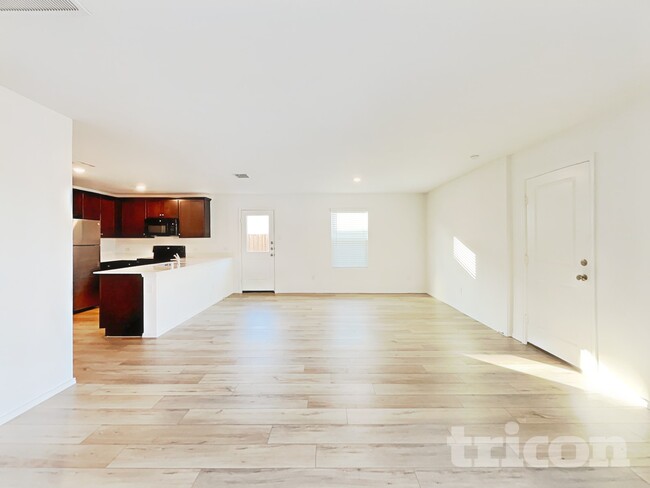 Foto del edificio - 617 Dashwood Dr