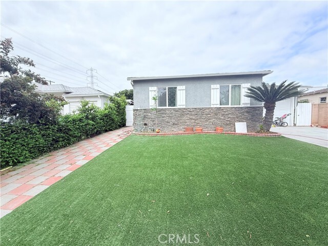 Foto principal - 17513 Glenburn Ave