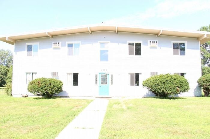 Primary Photo - 2 BR 1 BA Unit