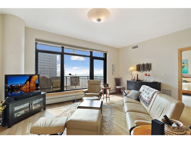 Building Photo - 1120 S 2nd St