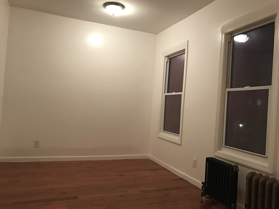 Building Photo - 327 54th St
