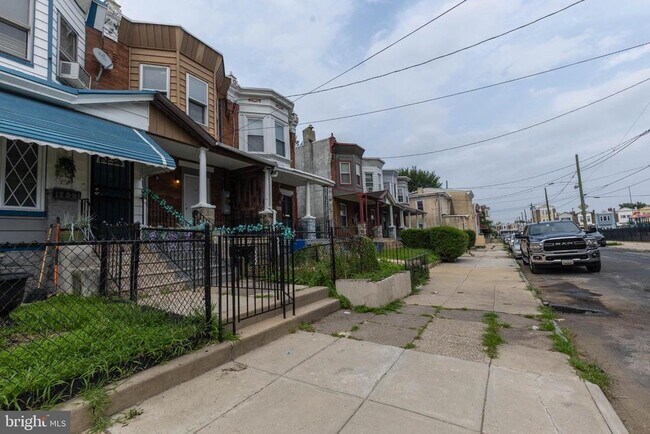 Foto del edificio - 6035 Hazel Ave