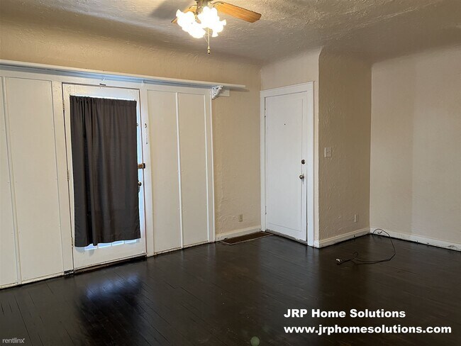 Foto del edificio - 2 br, 1 bath Duplex - 108 S Bowen St Upper