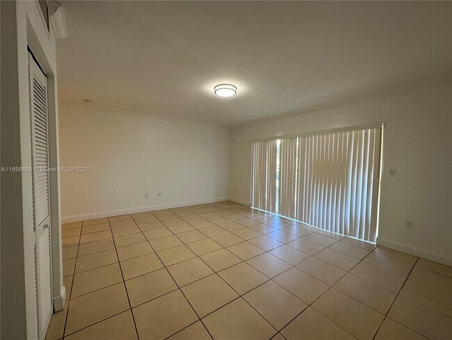 Foto del edificio - 2536 Van Buren St