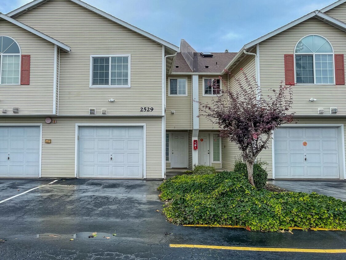 Foto principal - Cozy Home Available In Federal Way!