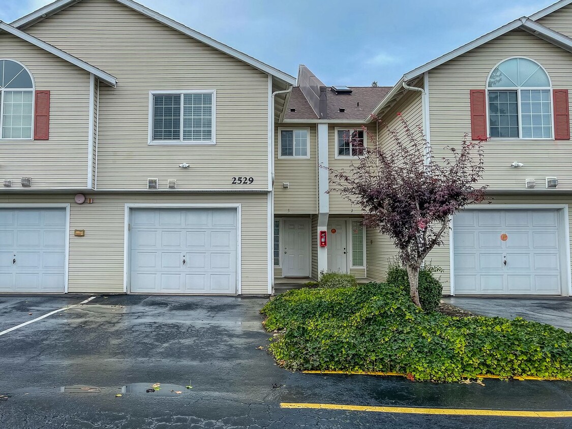 Primary Photo - Cozy Home Available In Federal Way!