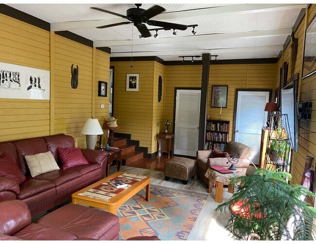 Building Photo - 2406 Spaulding Cir