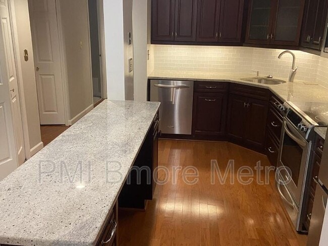 Photo - 5712 5712 Roland Ave Apartment