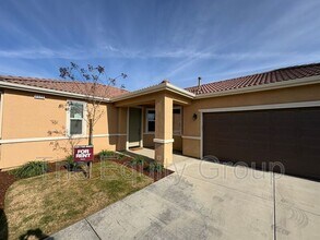 Building Photo - 4526 W Flagstaff Ave