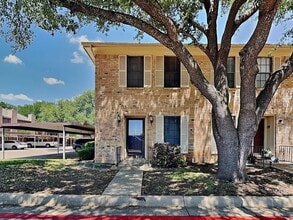 Building Photo - 7334 Kingswood Cir