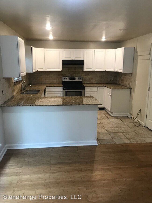 Building Photo - 2809 Willow Creek Dr