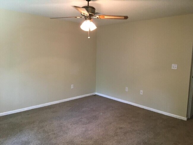 Building Photo - 917A Flythe Dr