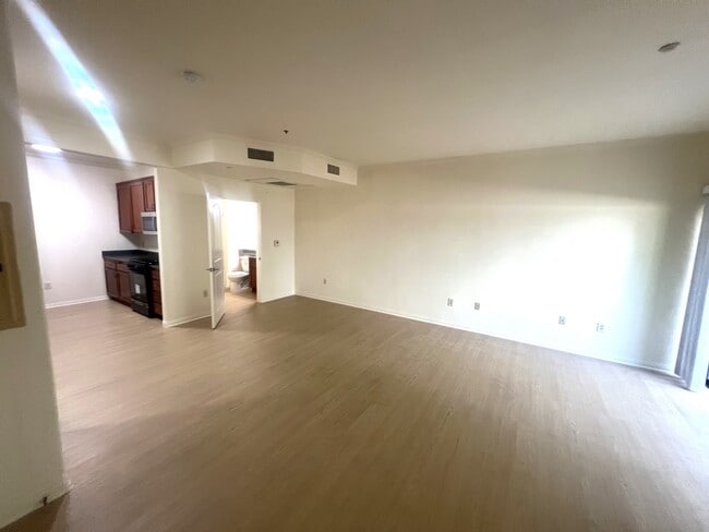 Building Photo - 1154 Bellevue Ave