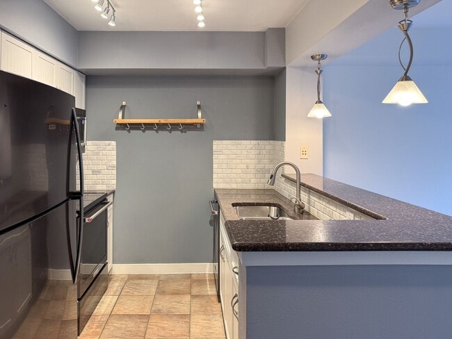 Building Photo - 1Bd/1Ba Seattle Condo