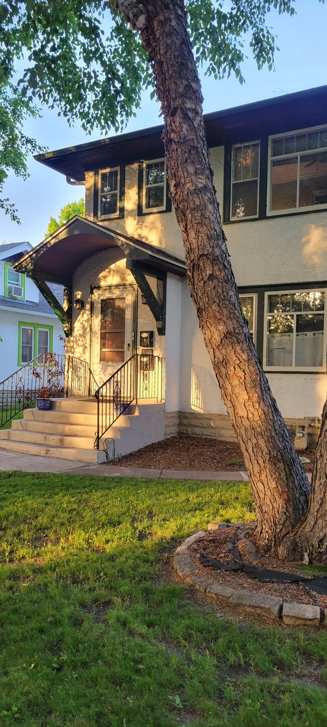 Building Photo - 4409 Nokomis Ave
