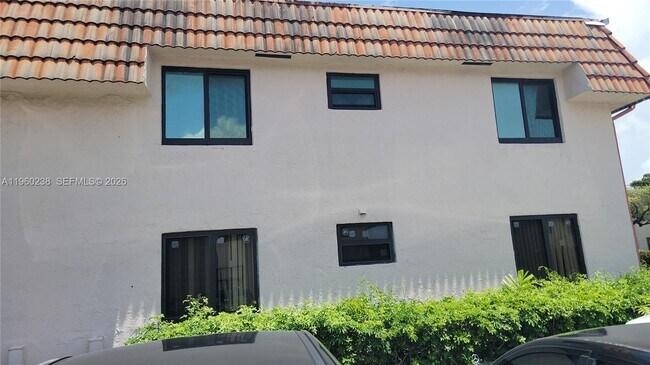 Foto del edificio - 20810 NE 8th Ct