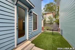 Building Photo - 311 E Evergreen St