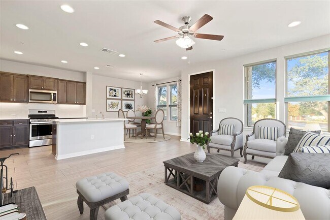 Foto del edificio - 13800 Lyndhurst St