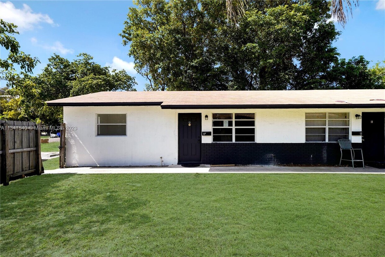 849 SW 9th Ct Unit 1, Pompano Beach, FL 33060 Room for Rent in