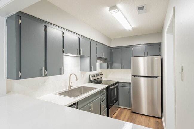 Interior Photo - Wornall Place Apartments & Townhomes