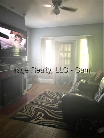 Building Photo - 126 Rhinecliff St