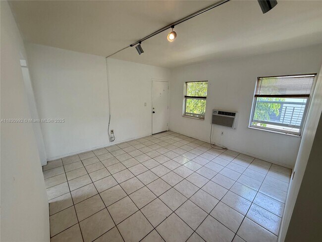 Foto del edificio - 518 Santander Ave