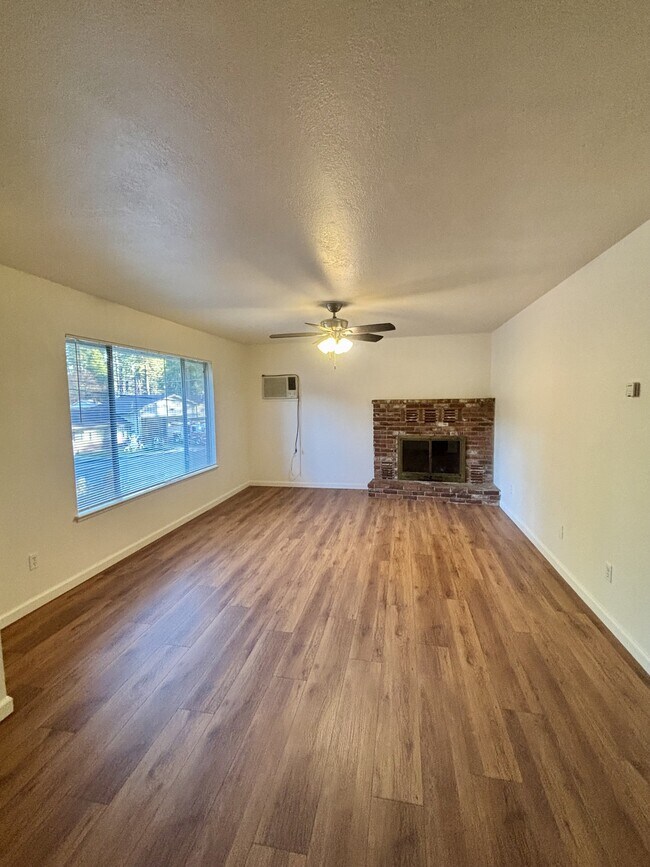 Foto del edificio - 297 Cornwall Ave