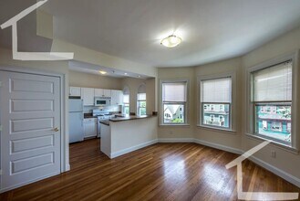 Building Photo - 56 Ashford St
