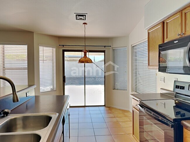 Foto del edificio - 717 W Beth Dr