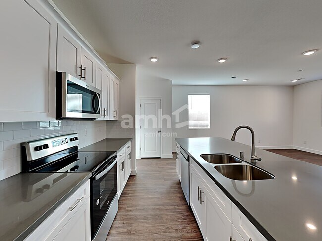 Building Photo - 9145 S Conquistador St