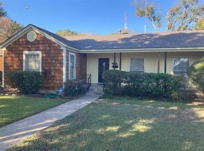 Building Photo - 1820 Oakland Blvd