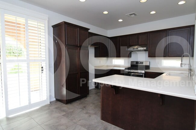Building Photo - 9134 S Roberts Rd