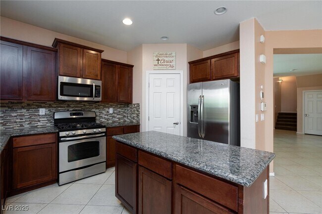 Building Photo - 6736 Prairie Dusk Dr