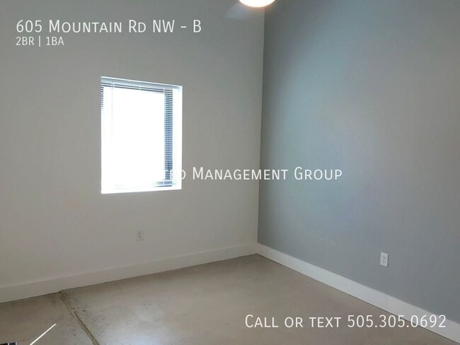 Foto del edificio - 605 Mountain Rd NW