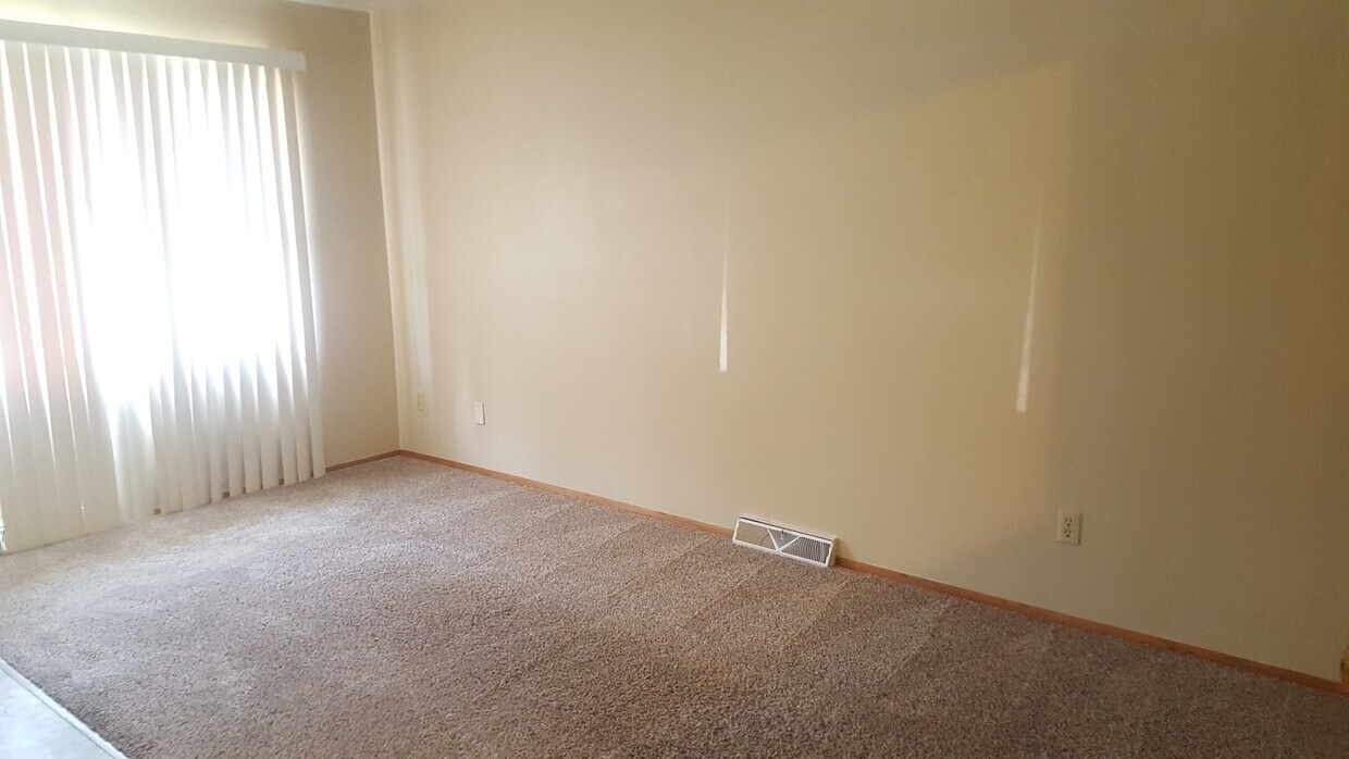 Primary Photo - 2112 Melrose Ct