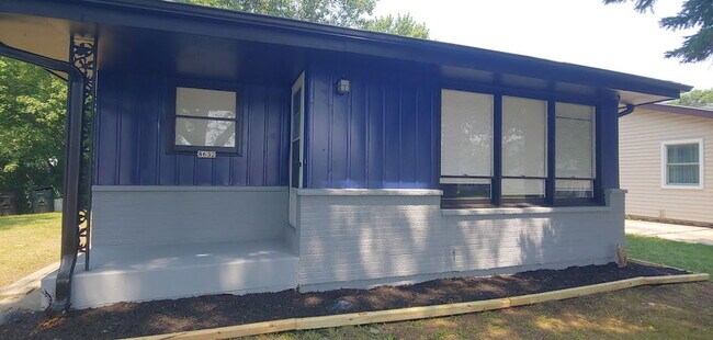 Foto del edificio - 8632 Broadway Dr