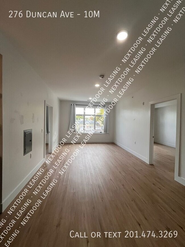 Foto del edificio - 276 Duncan Ave