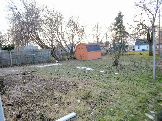 Foto del edificio - 25157 Pinehurst St
