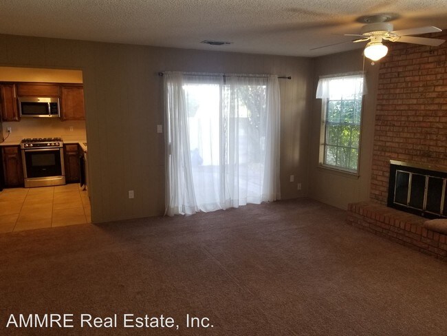Building Photo - 6835 Truchas Dr NE